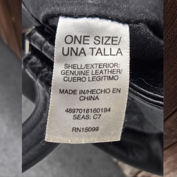 Vintage Covington Black Leather Shoulder Bag Scallop Front Pocket - Picture 8 of 15